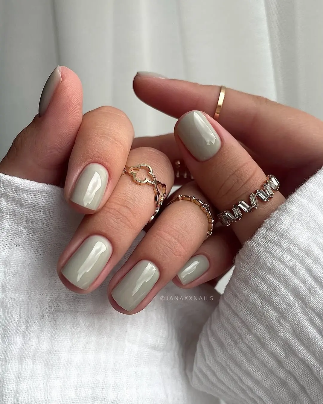 sage green short nails