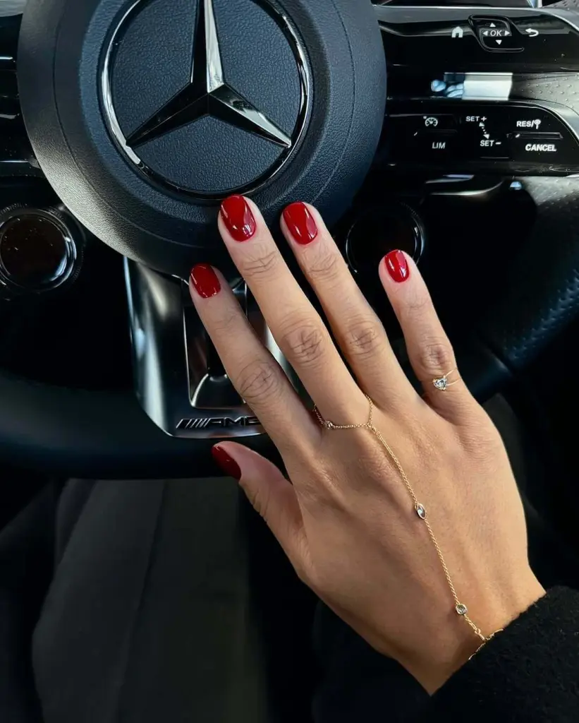 Classic vibrant red short nails designs for new years