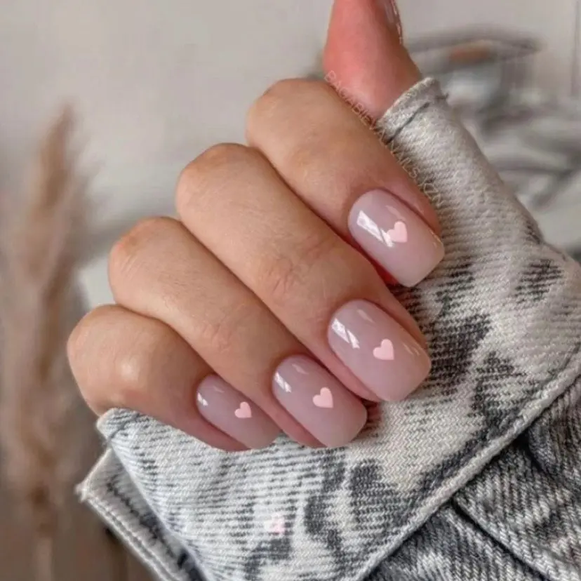  Short nude valentin day nails with pink heart designs