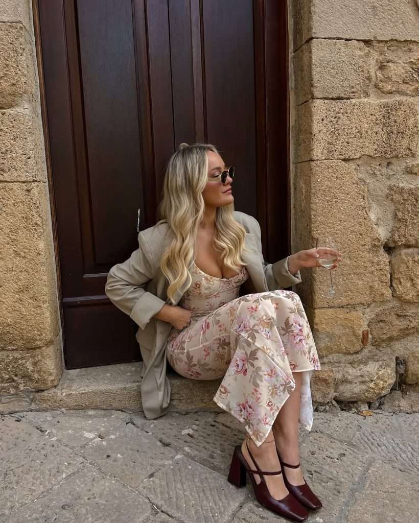 Romantic spring date night outfit with floral maxi dress, beige blazer and burgundy block heel mary janes
