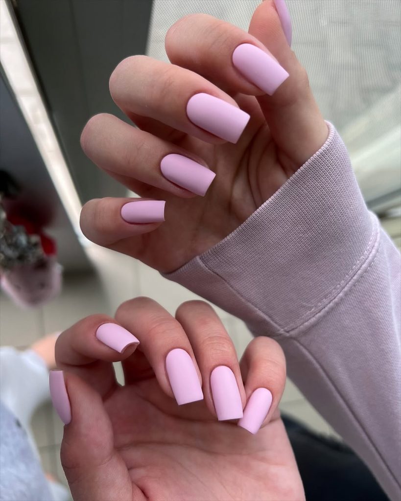 old money summer square nails with matte lavender pink polish 