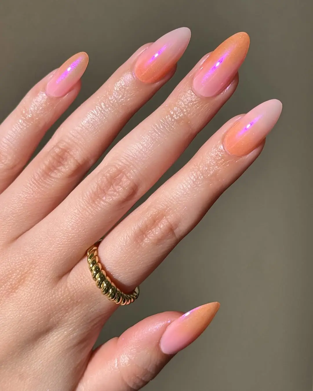 Metallic chrome French tips