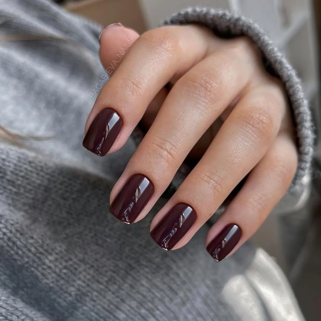 Square nude beige old money fall nails with natural glossy finish