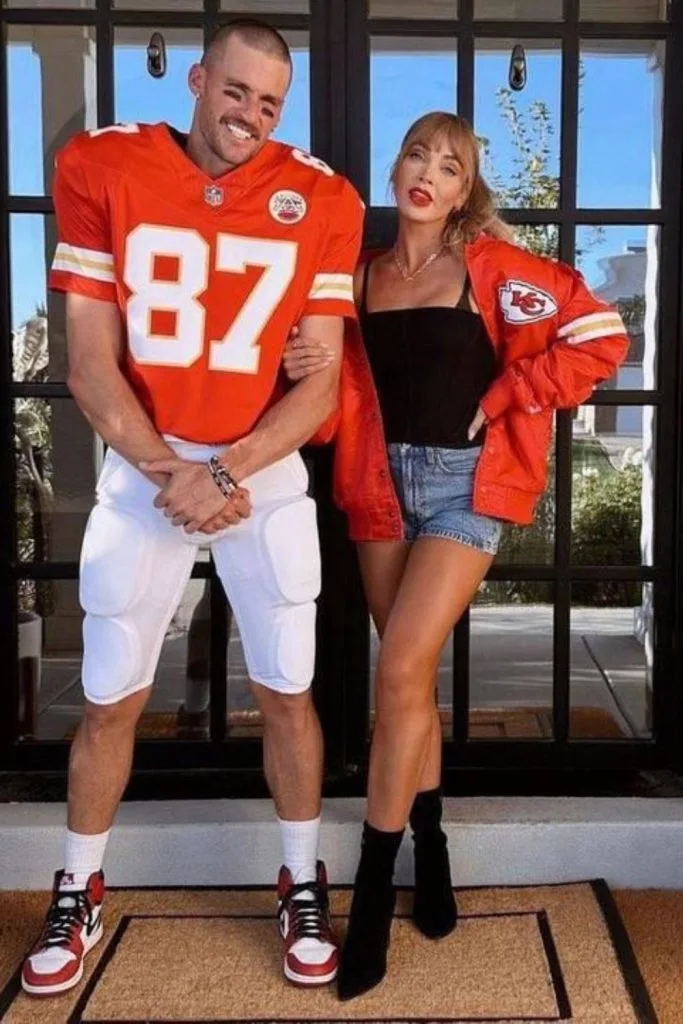 Travis Kelce Taylor Swift Chiefs couples Halloween costume