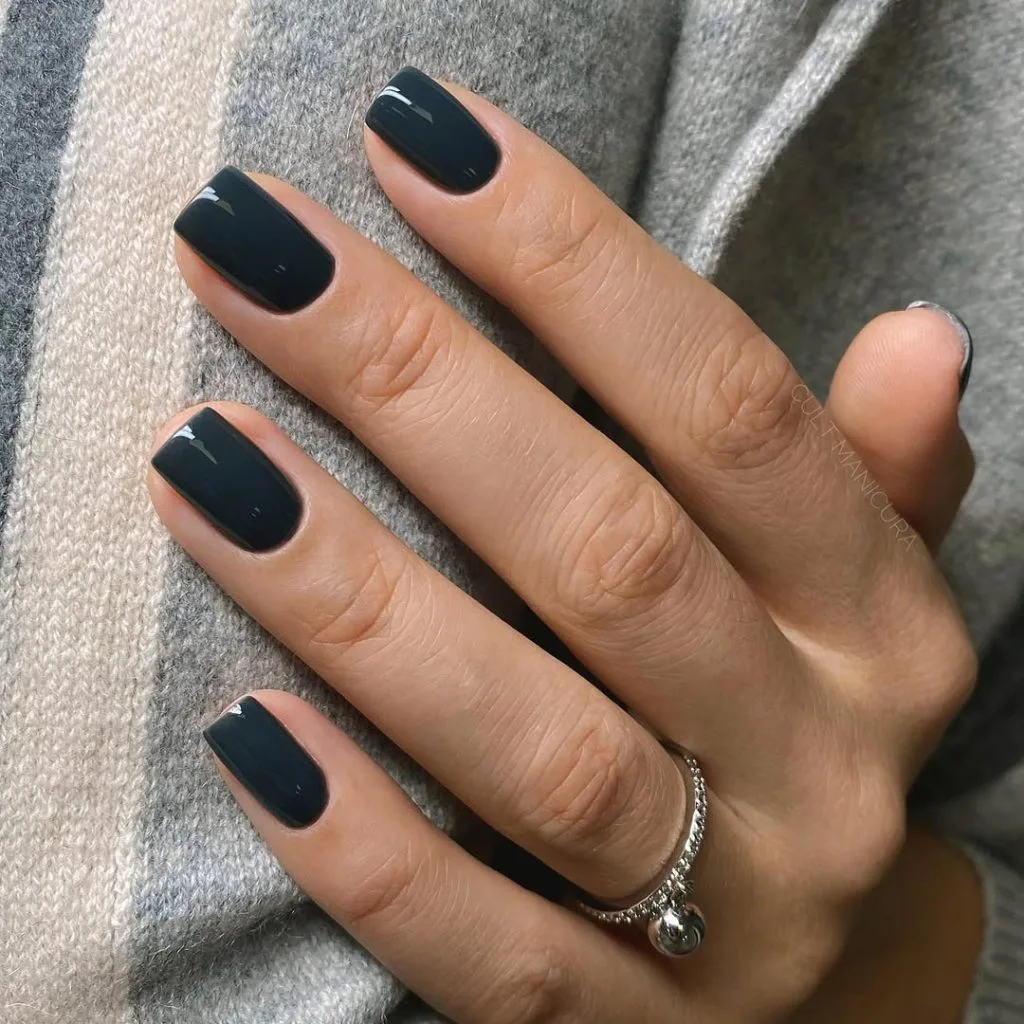 Short square old money fall nails in dark navy blue