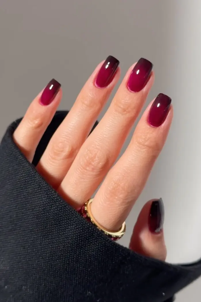simple fall nails with burgundy ombré from light berry to dark burgundy tips