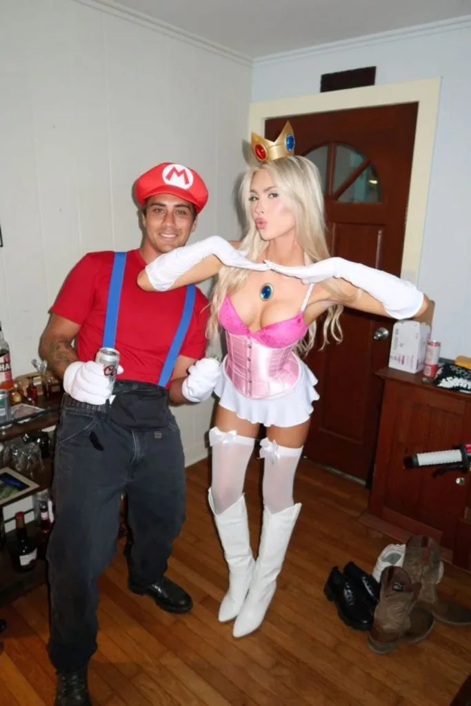 Mario and Princess Peach Nintendo couples Halloween costume