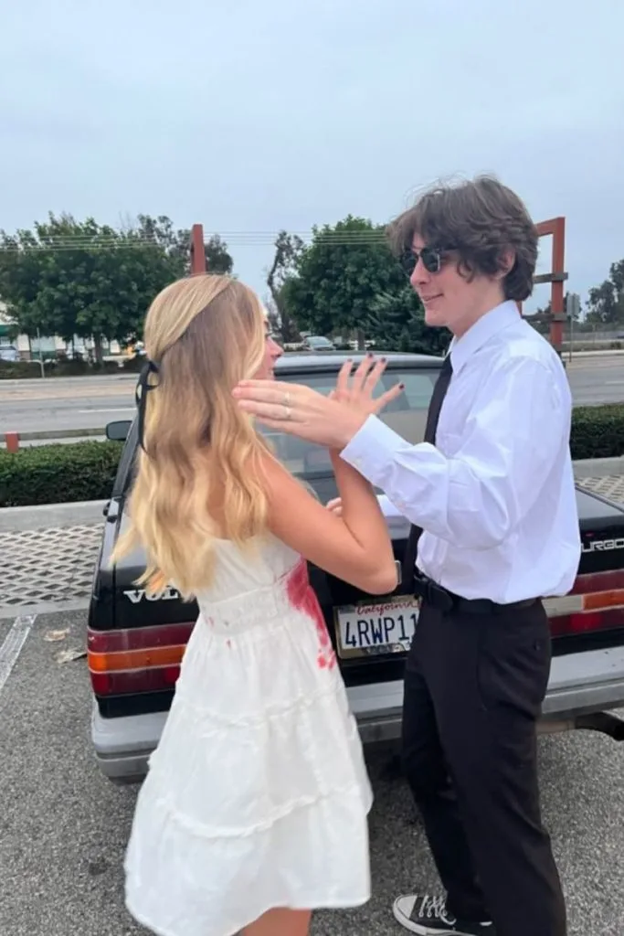 Don't Worry Darling movie couples Halloween costume