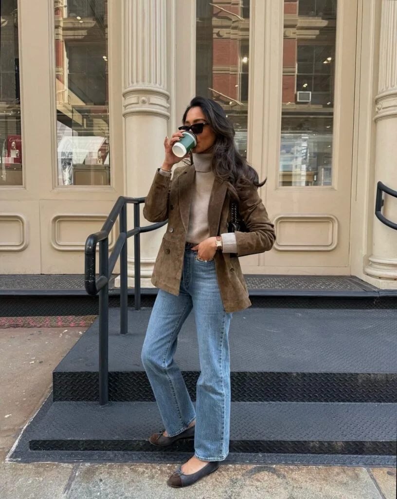 old money fall outfit with brown suede blazer, beige turtleneck and light-wash straight jeans