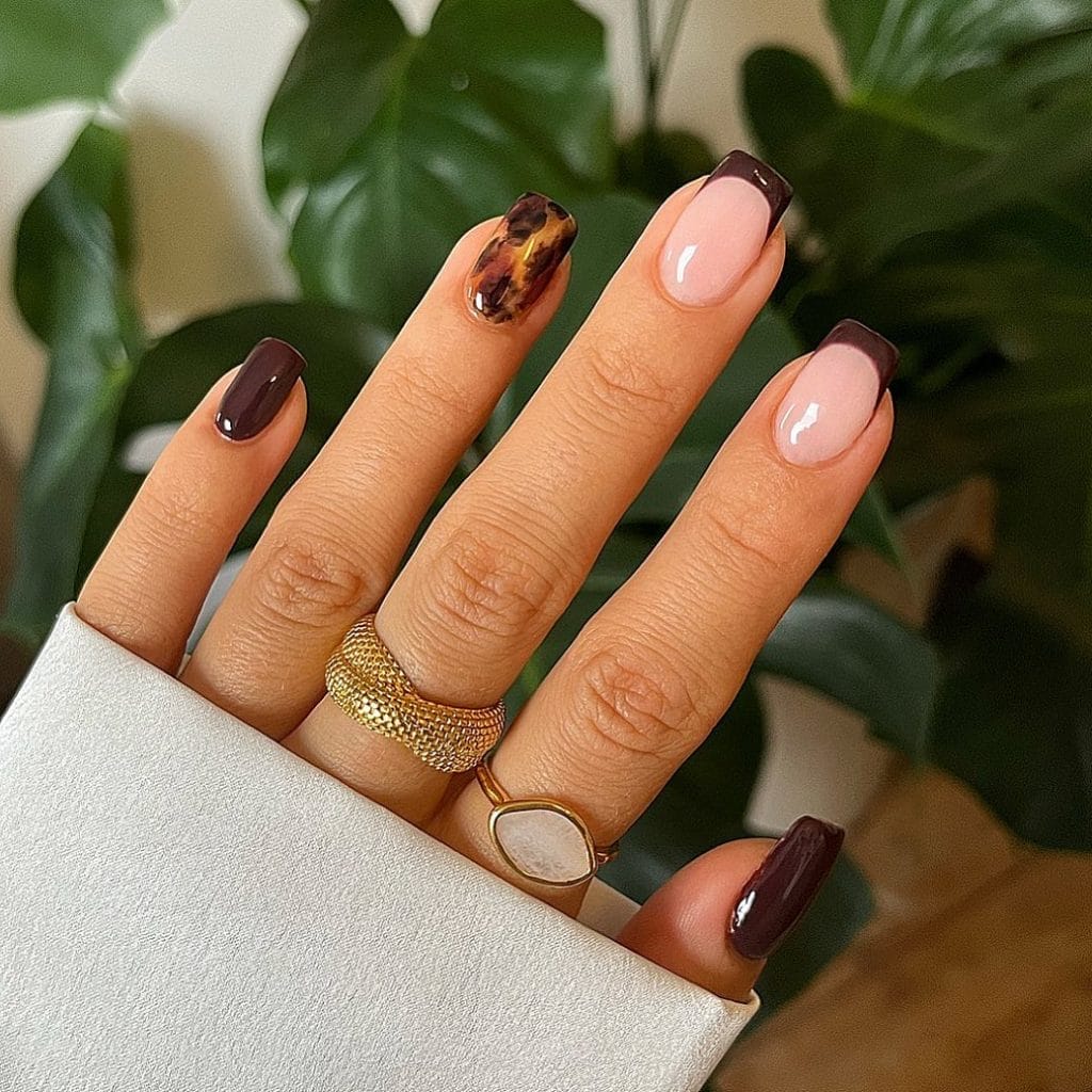 Brown fall nails with tortoiseshell and French tips
