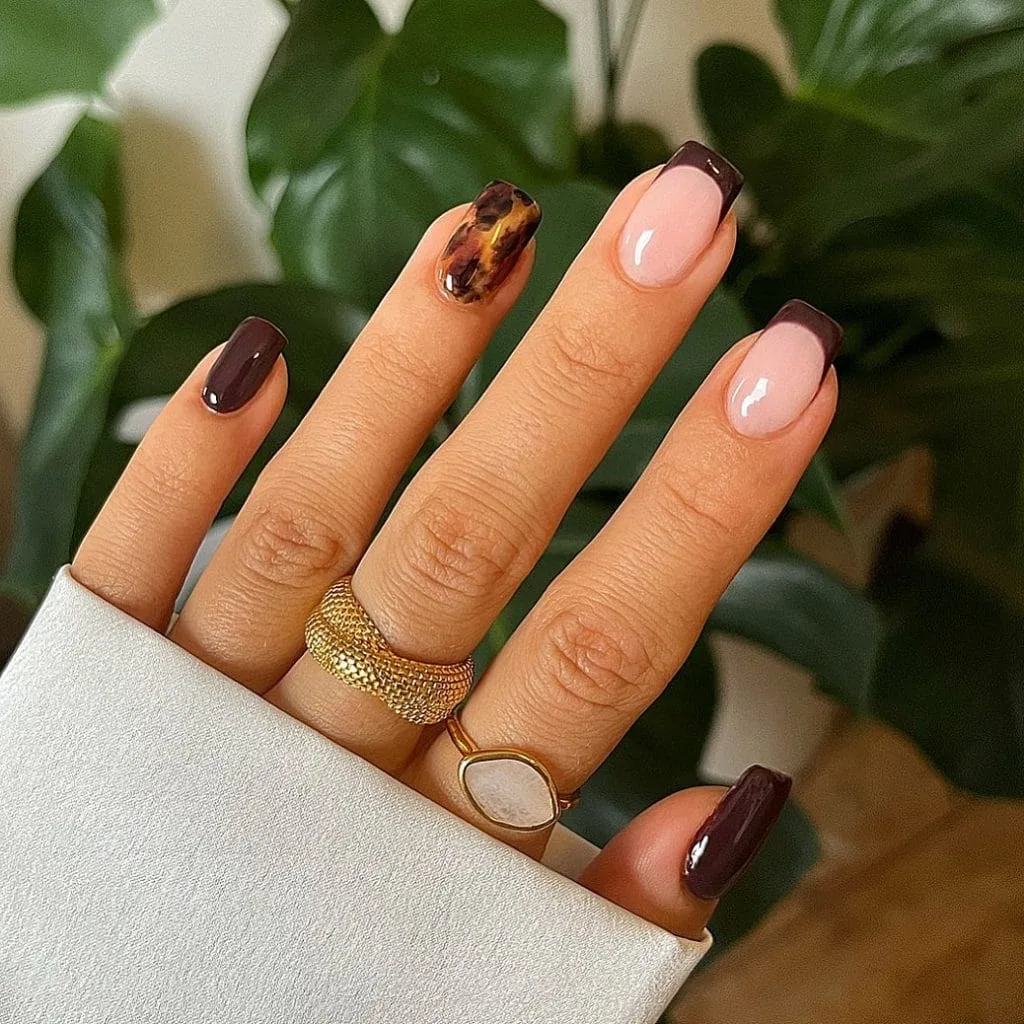 Brown fall nails with tortoiseshell and French tips