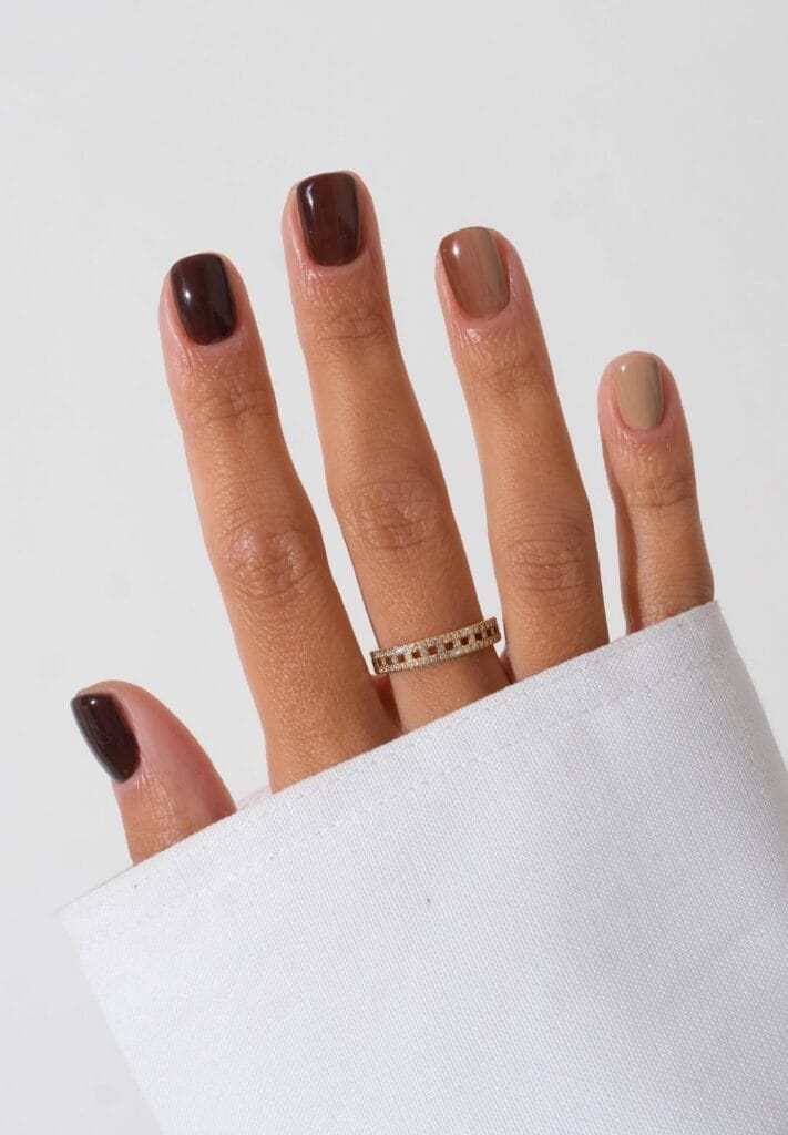short nails with coffee-colored gradient from dark brown to beige, fall nail design