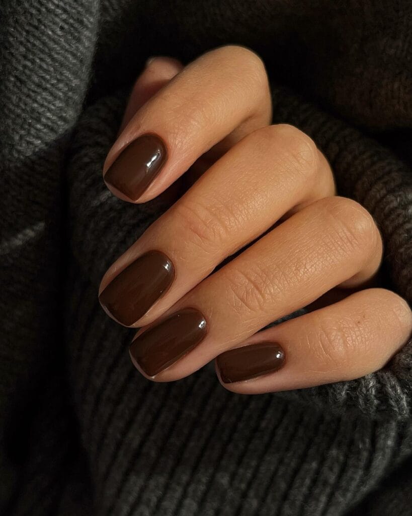 short square nails with glossy dark brown polish, October nail ideas