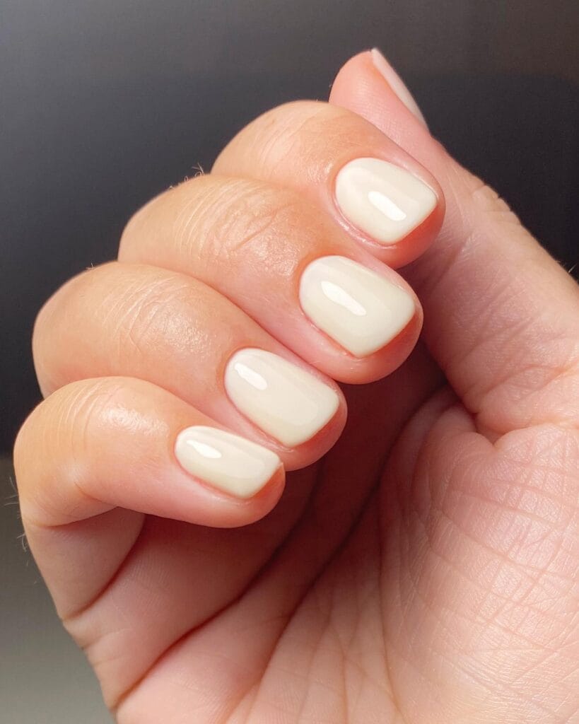 2026 nail trends, short vanilla squoval nails with high gloss finish