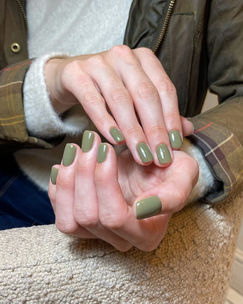 nail colors for 2026, short square nails in sage green with glossy finish