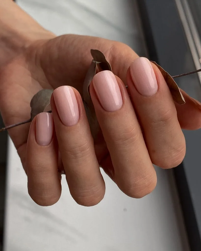 2026 nail trends, short squoval nails in soft pink