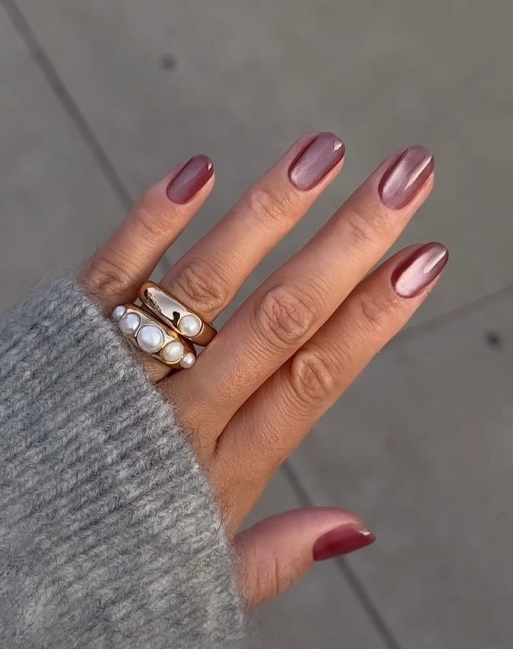 spring nail trends 2026, dusty rose cat eye short round nails with magnetic shimmer