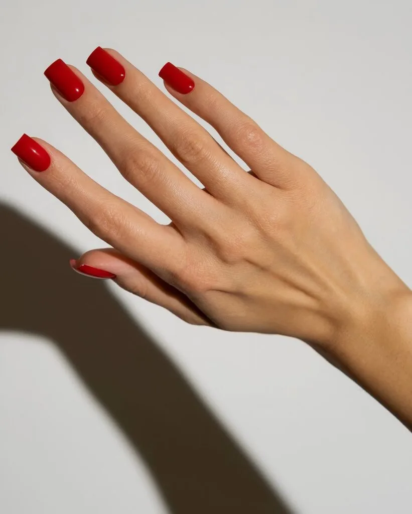 summer nail colors, tomato red glossy short square nails with shadow detail