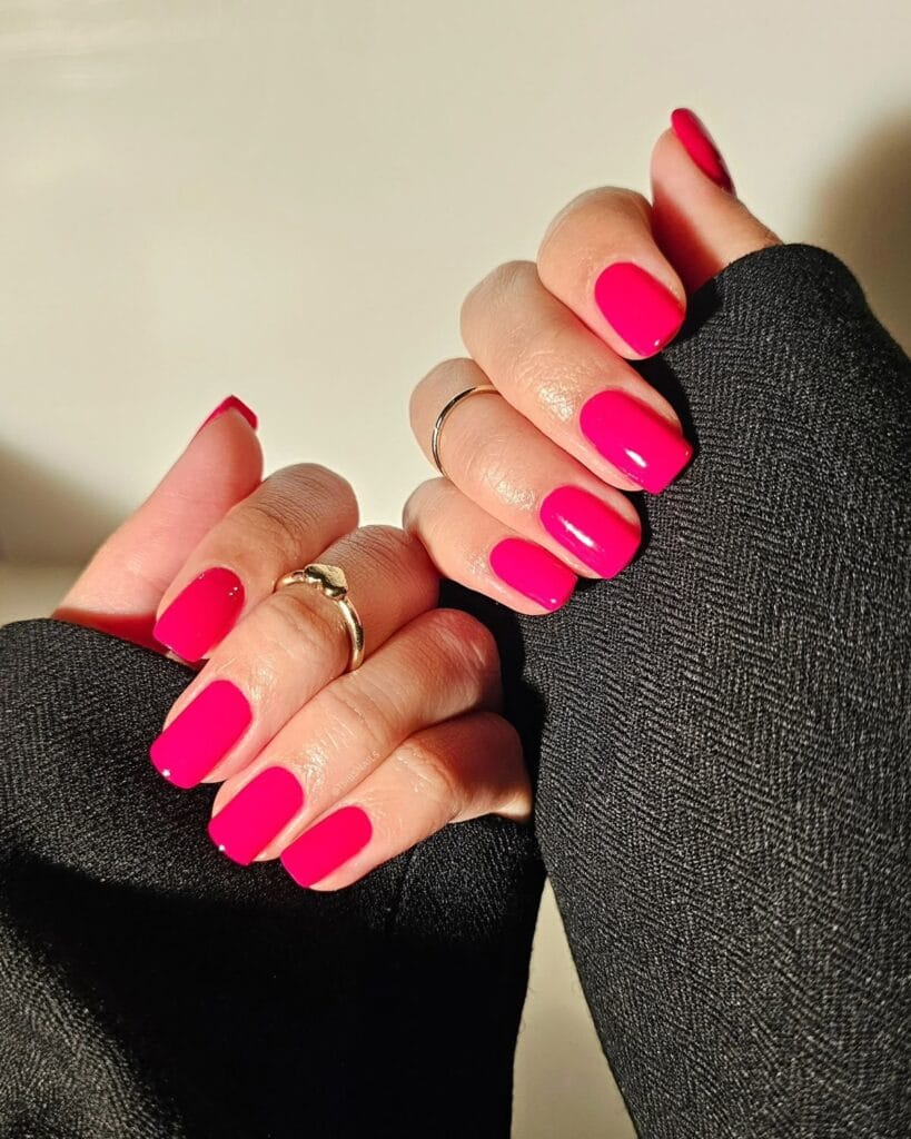 summer nail colors, hot pink glossy short square nails with gold ring