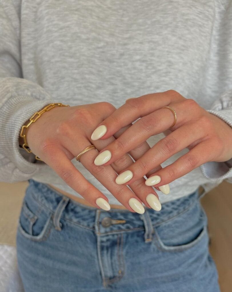 summer nail colors, creamy vanilla almond nails with glossy finish