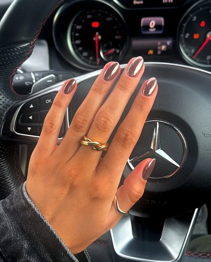 august nail colors 2026, bronze mirror chrome almond nails