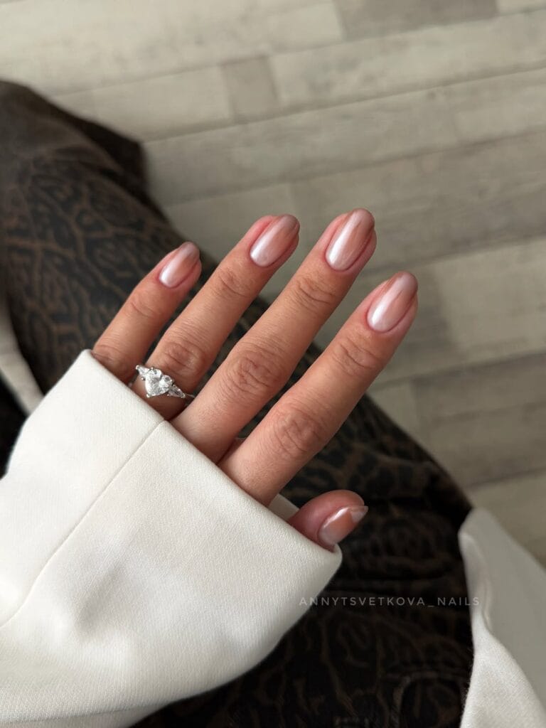 Pearly neutral fall nails fading from light nude into soft brown tips